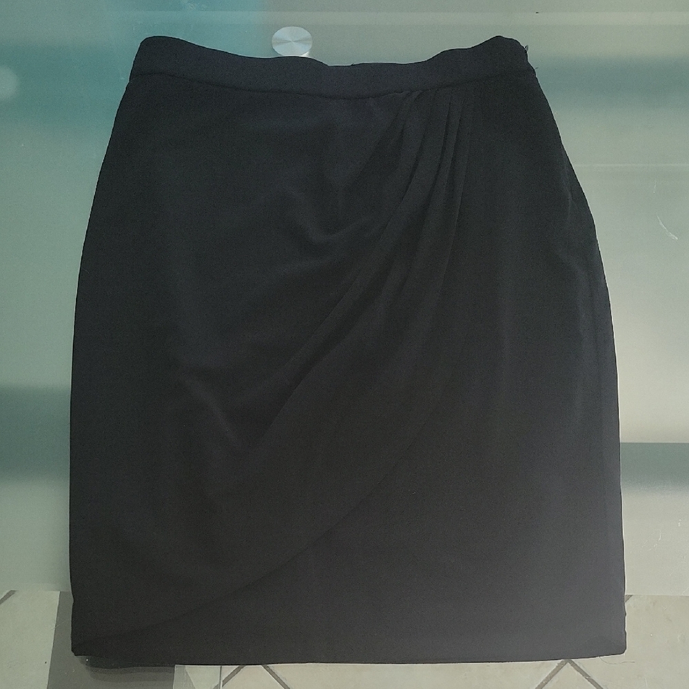 White House Black Market Black Knee Length Skirt Side Zipper Ruffle Detail